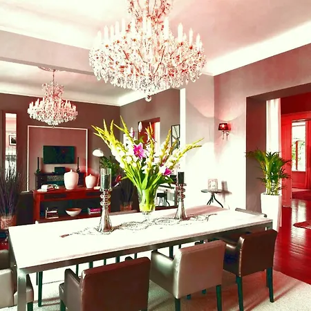 4 Bedrooms Apartment Milan