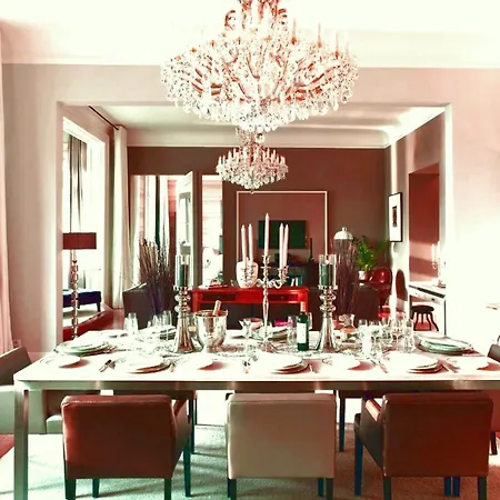 4 Bedrooms Apartment